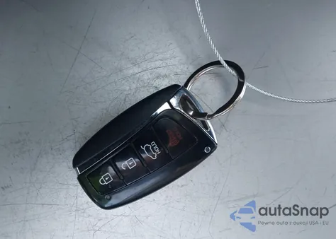 2017 Hyundai Santa Fe Limited Ultimate z USA, uszkodzony, nr VIN KM8SR4HF8HU250150